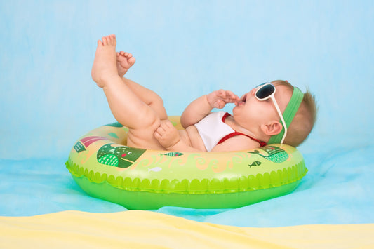 Hvor meget vand skal jeres baby drikke på en varm sommerdag?